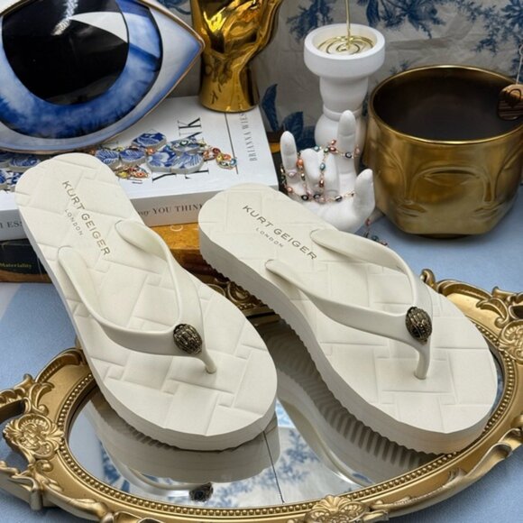 🆕 KURT GEIGER LONDON 🧿 NWOB Kensington Q Flipflop, Bone - Sz EU 37 US 7 - Picture 3 of 14
